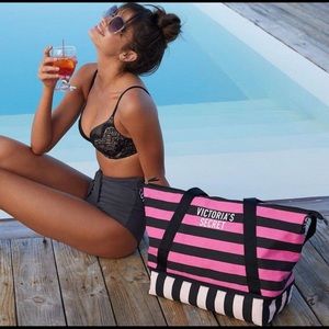 Victoria’s Secret Weekender tote 2018